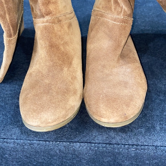 Beautiful suede aldo knee high boots - Picture 4 of 5